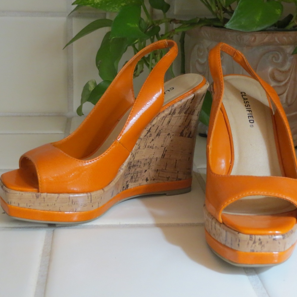 Platform Sandals by CLASSIFIED - Size 5.5 (Item #84)